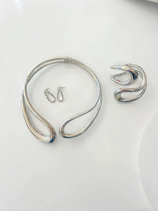 Asymmetrical Necklace Set