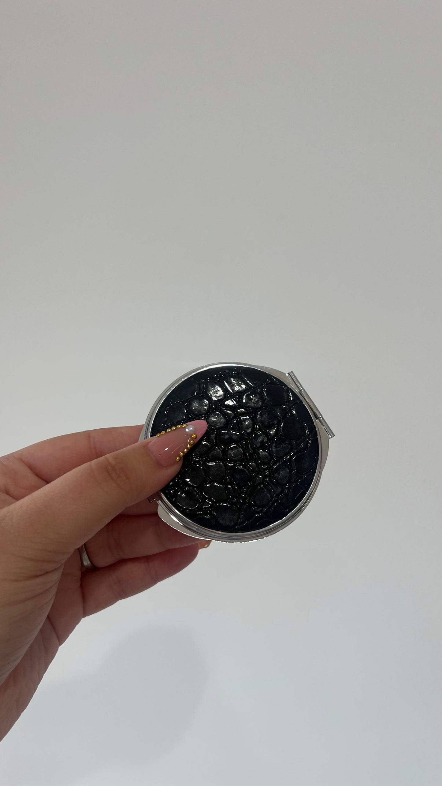 Compact Mirror